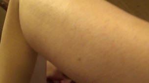 Non resiste mentre massaggia questa meravigliosa tettona